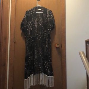 Hollister kimono